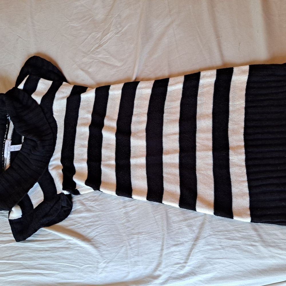 Ambiance Apparel Black and White Knit Top